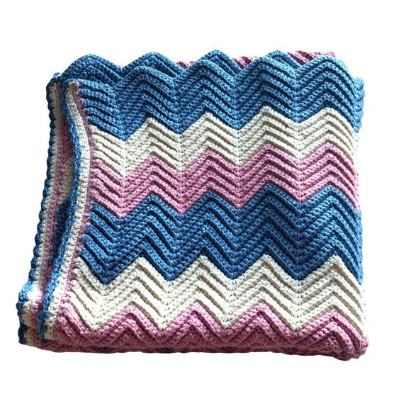 Vintage Hand Knit Baby Blanket Chevron 32" x 62" Blue Pink Granny Afghan - Picture 4 of 5